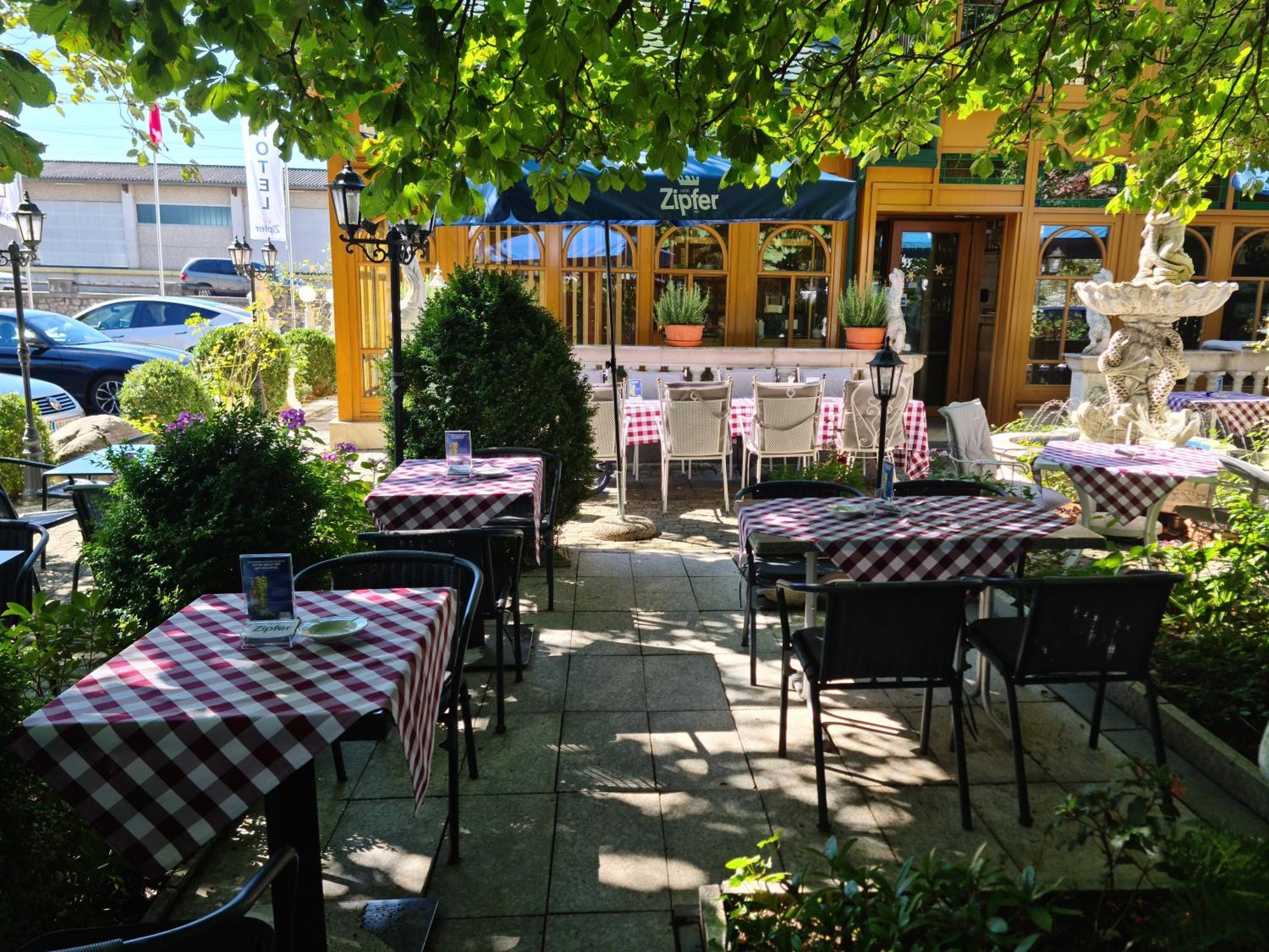 Attnang-Puchheim Hoeckner Plaza Hotel מראה חיצוני תמונה