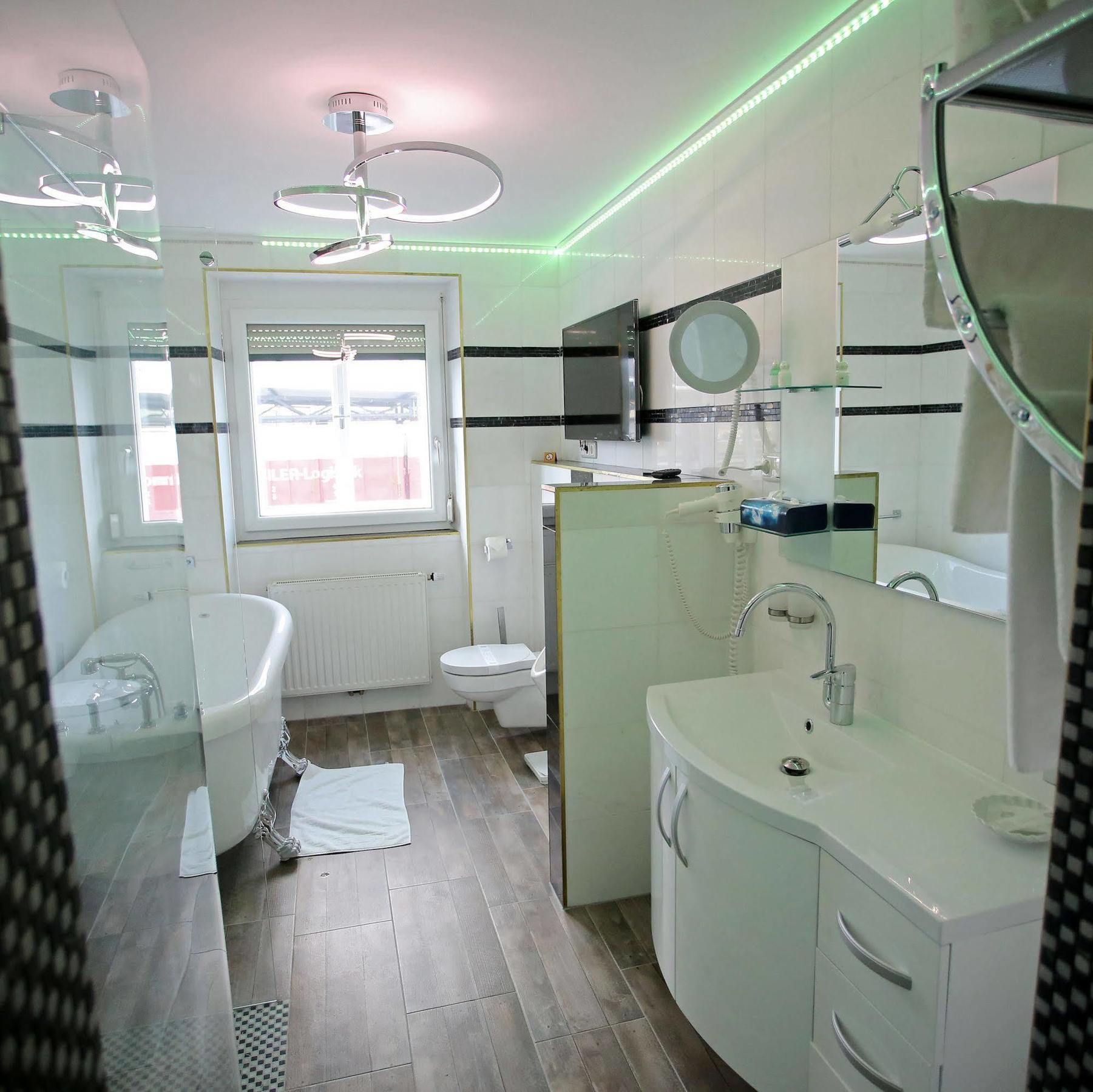 Attnang-Puchheim Hoeckner Plaza Hotel מראה חיצוני תמונה
