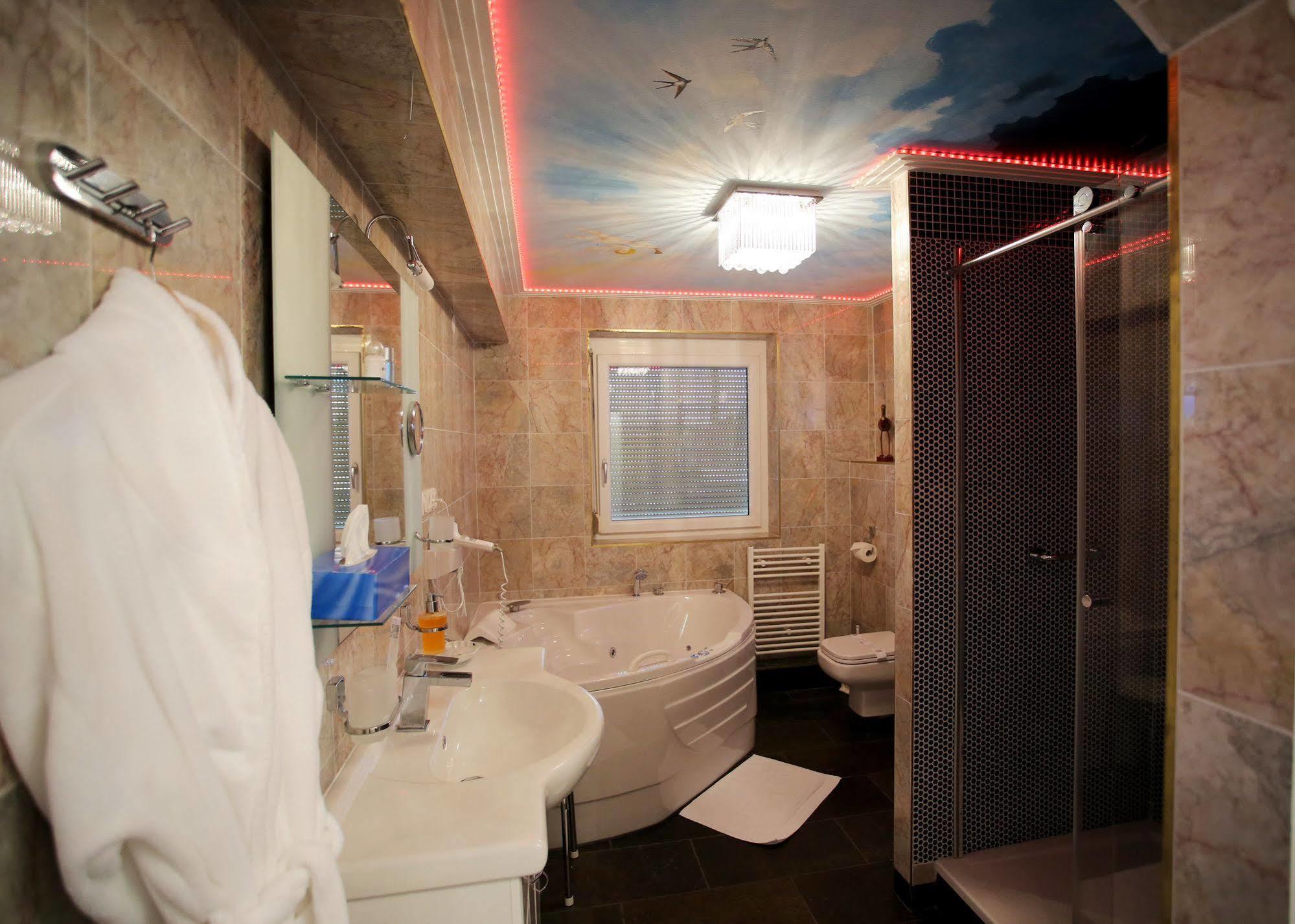 Attnang-Puchheim Hoeckner Plaza Hotel מראה חיצוני תמונה